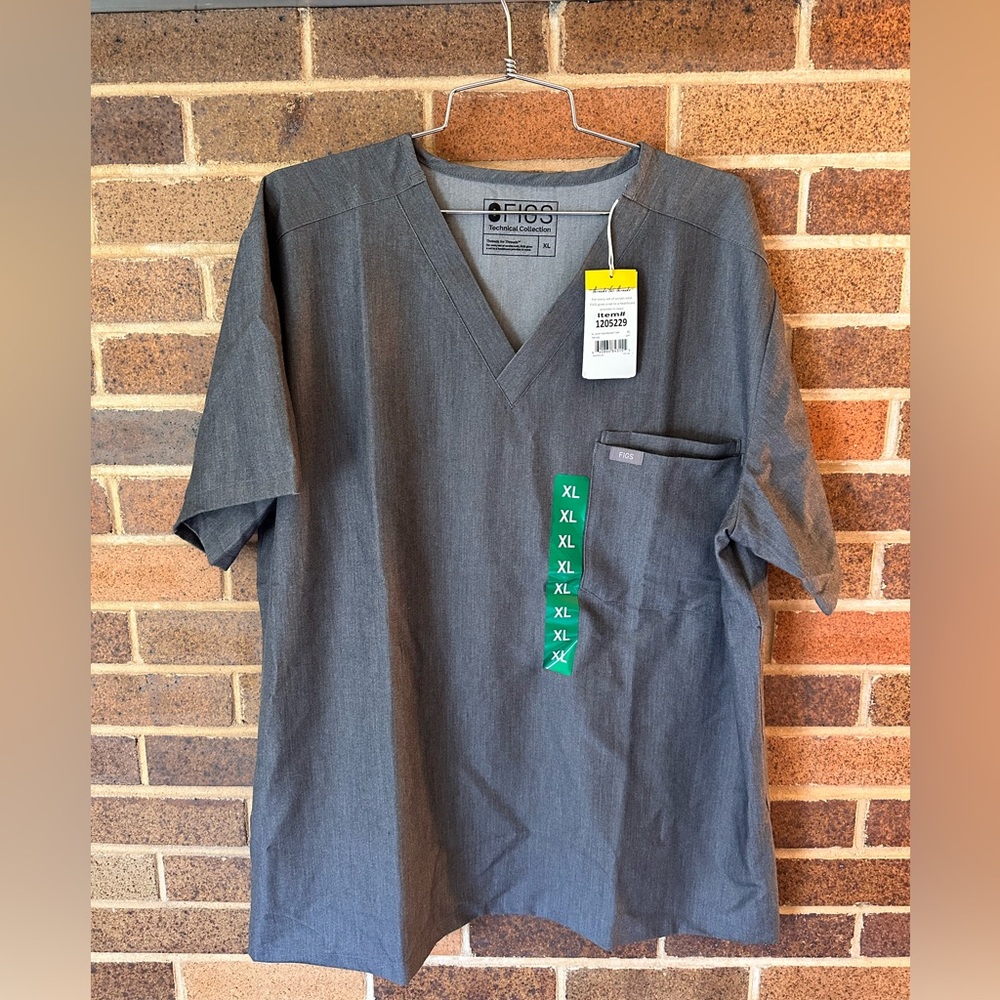 FIGS Brand New with tags Scrub Top - Technical Collection